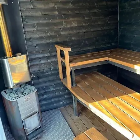 Tunnelmallinen Ja Kompakti Kaksio